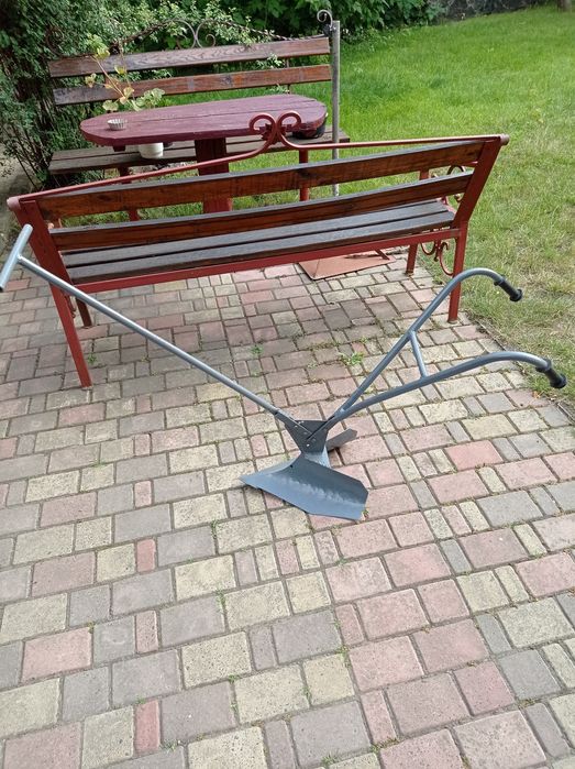 Плужок, окучник для картоплі та ін.