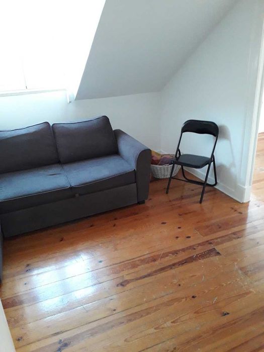 T2 Bairro Alto águas furtadas