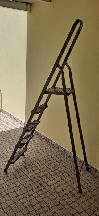Escadote de 5 degraus usado