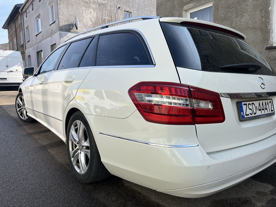 Mercedes Benz  e220d