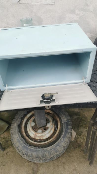 Продам сейф мебельний