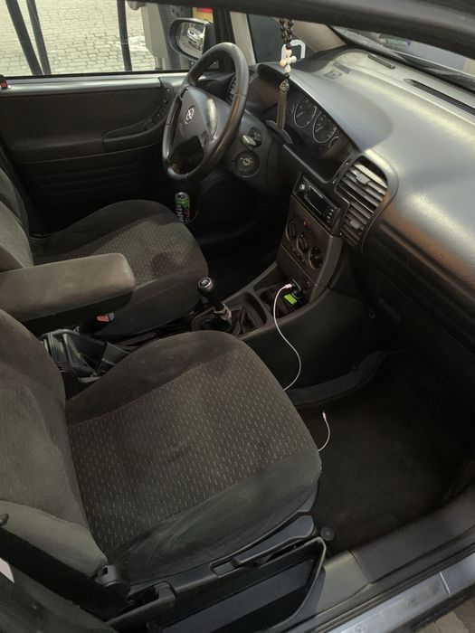 Продам OPEL ZAFIRA 2.2 tdi 2003