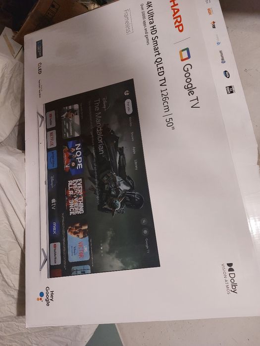 Oryginalny karton z wypełnieniem do telewizora.