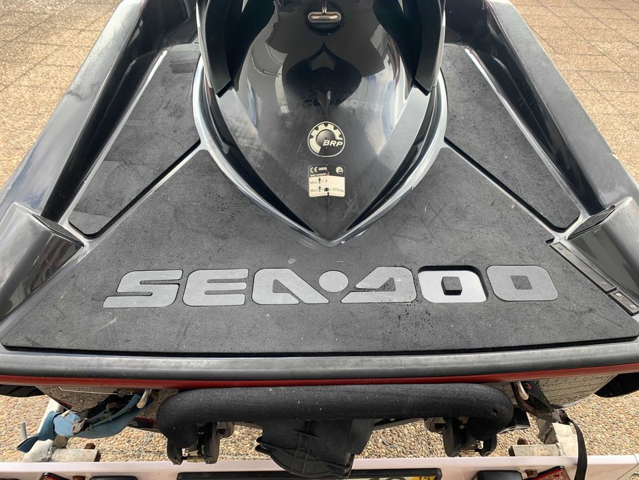 Mota de Água Sea-Doo RXT 215 (2007) – Potência e Diversão Garantida!