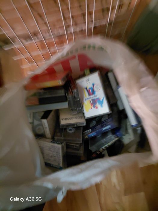 Продам касеты много