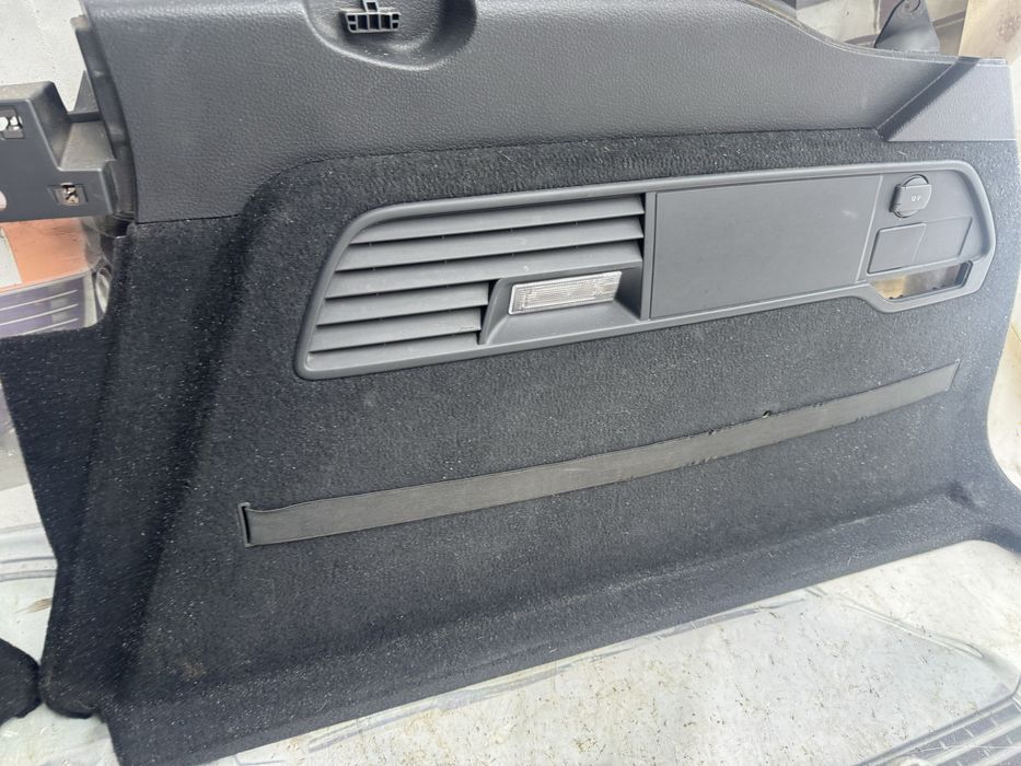 Обшивка багажника Таурег карти Touareg