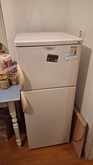 Sprzedam lodówkę i pralkę, działają i  są sprawne po 200 zl