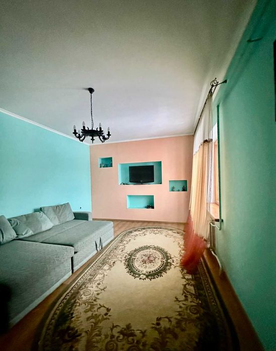 У продажу будинок на два поверхи