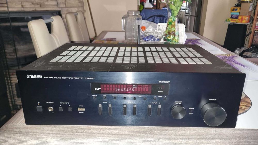 Ampituner Yamaha R-N402D DAB+ FM WiFi USB Bluetooth Optical Caoxial
