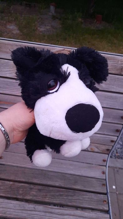 фирменная игрушка собака щенок черно белый глазастик