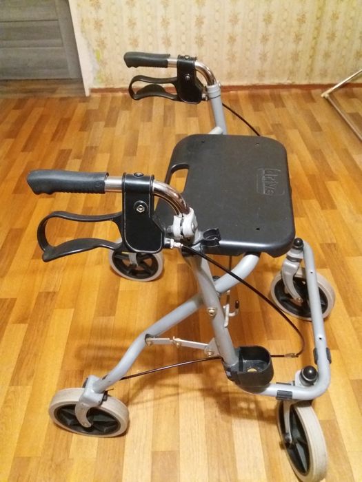 Ходунки раскладные на колесах