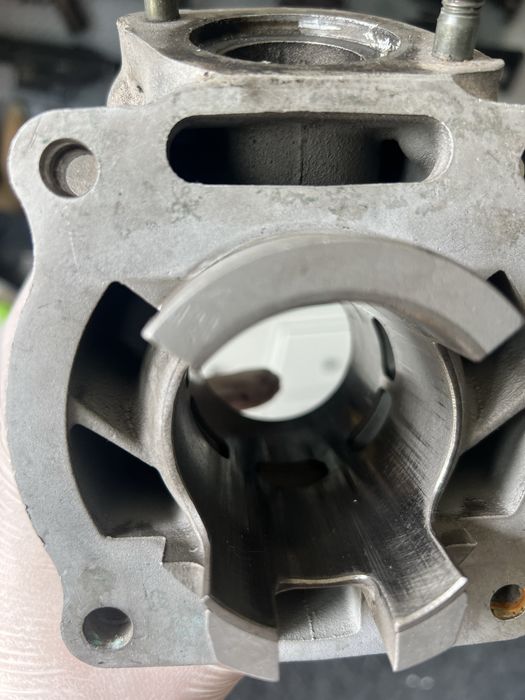 Gora silnika  ( Cylinder + Glowica ) Yamaha TDR125 4fU00