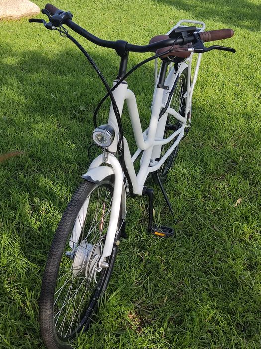 Bicicleta 100 % elétrica ( Estado novo )