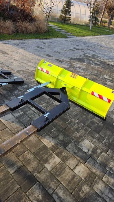 Pług śnieżny lekki do wózka widłowego