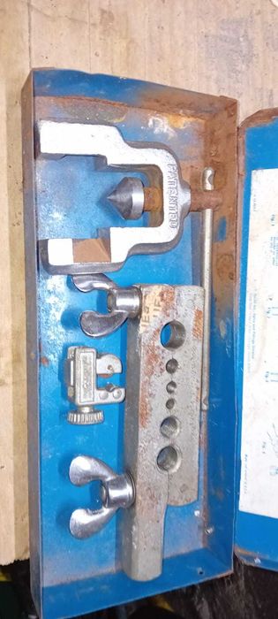 Diverso material usado por moivo mudança de casa