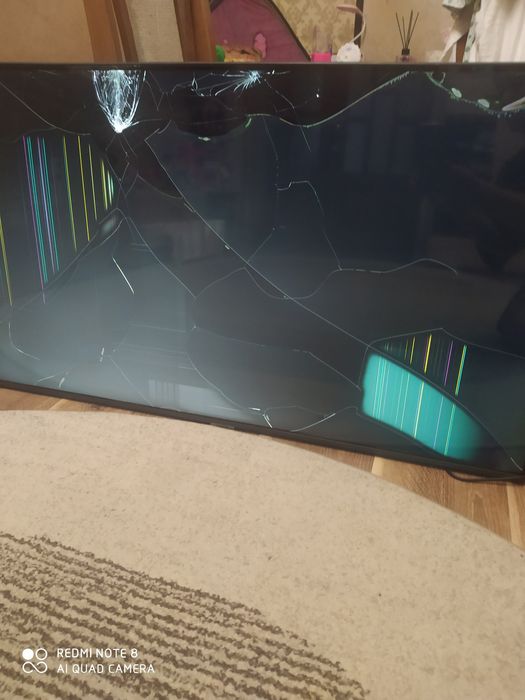 Телевізор Samsung 43 б/у пошкоджений