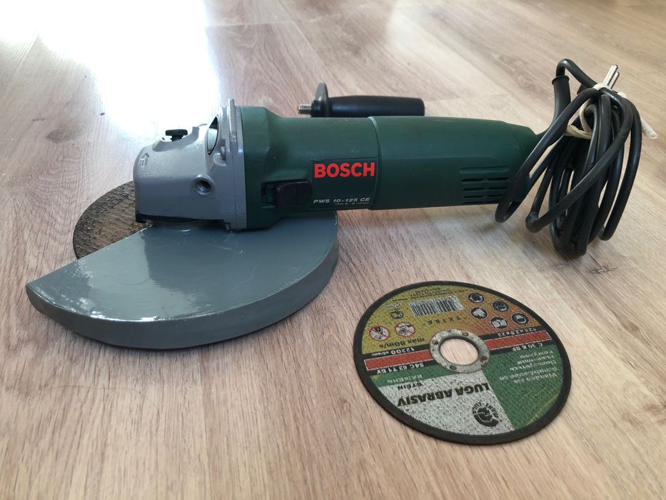 Угловая шлифовальная машина болгарка Bosch 820 ( 1020 Вт ), Германия