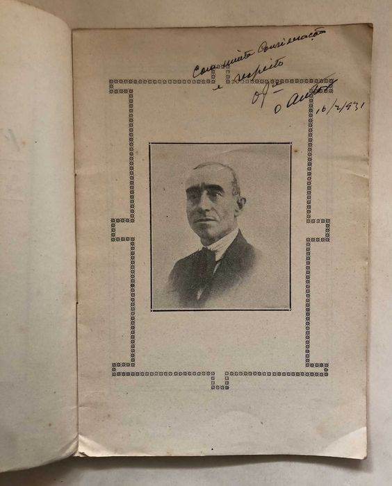 FLORES DO PÂNTANO (Castigat ridendo mores...