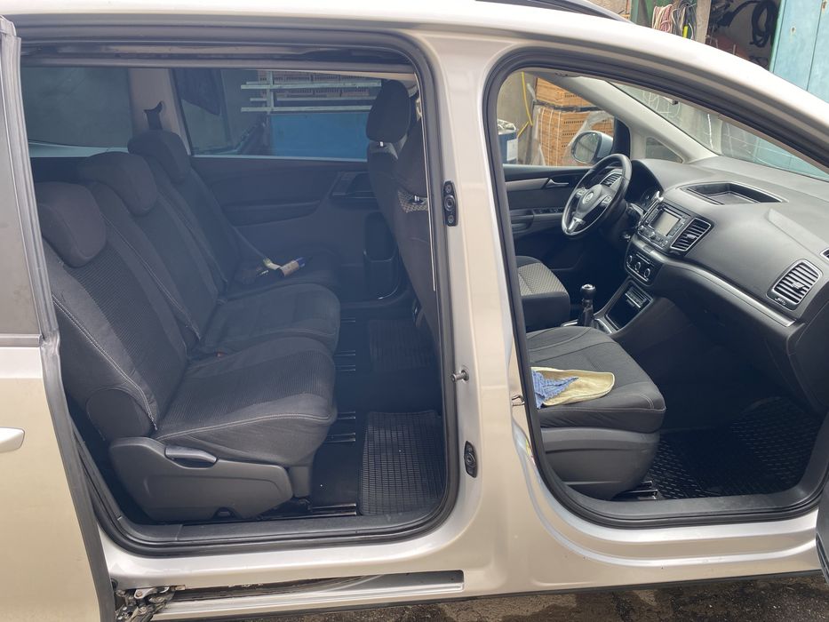 Продається Volkswagen Sharan 2011 року