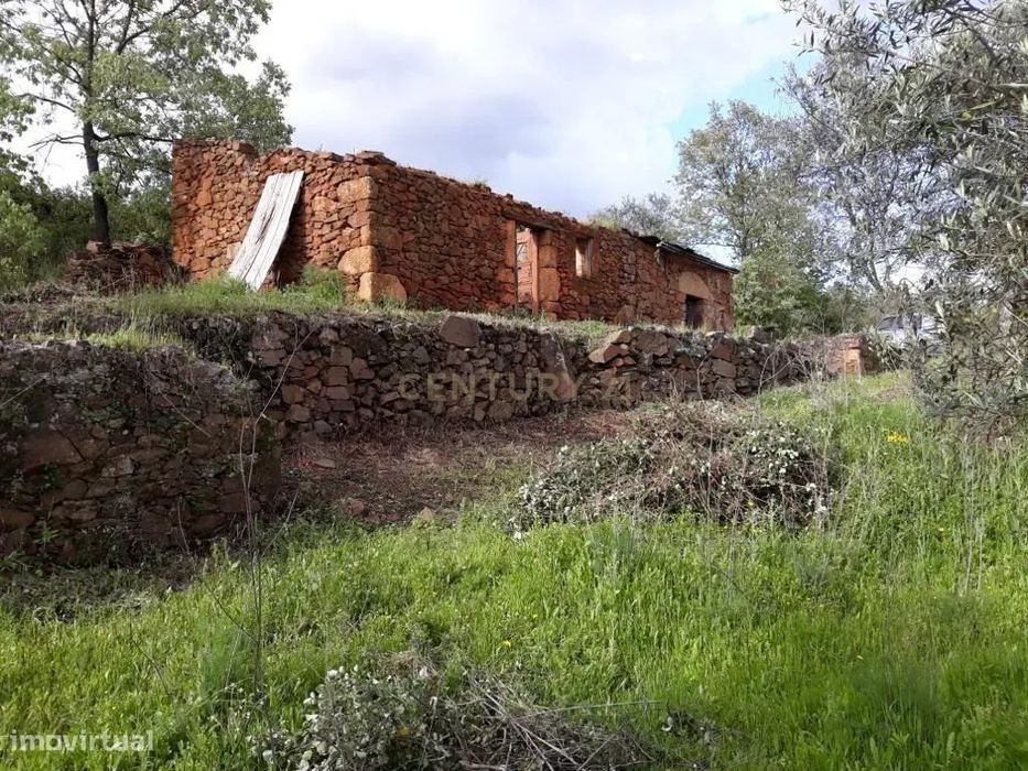 Linda Quinta com tesouro da Era Romana — Pêro Viseu, Castelo Branco