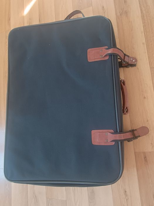 Duża walizka 75x52x22 cm