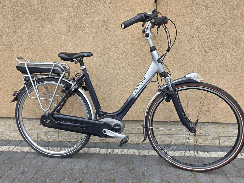 Elektryczny rower Gazelle Arroyo c7+ jak Gazelle Orange zasięg ponad 180km przebieg 5212km jak Batavus Cube Trek Napęd Bosch active line gazela