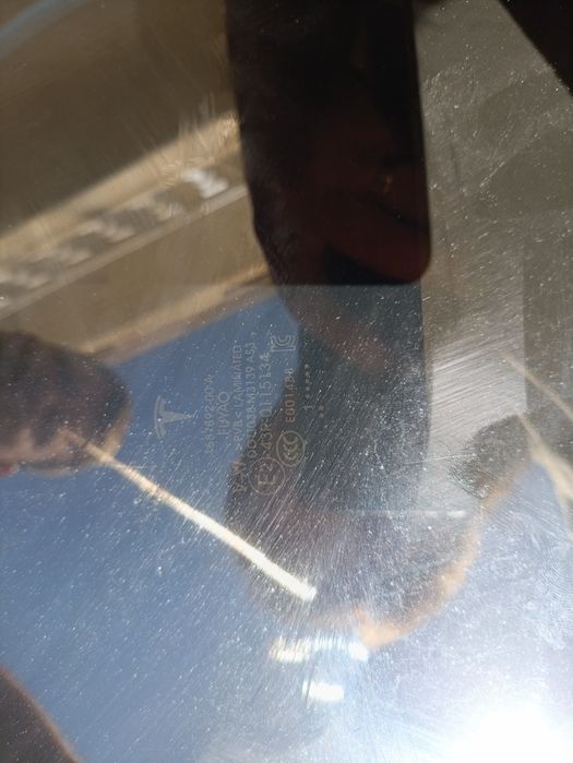 Панорама середня центральна Tesla model 3