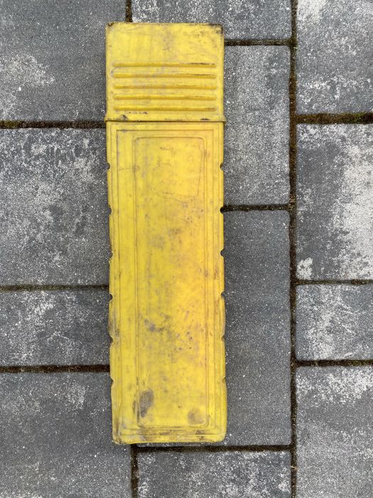 Trojkat ostrzegawczy samochodowy sprawny