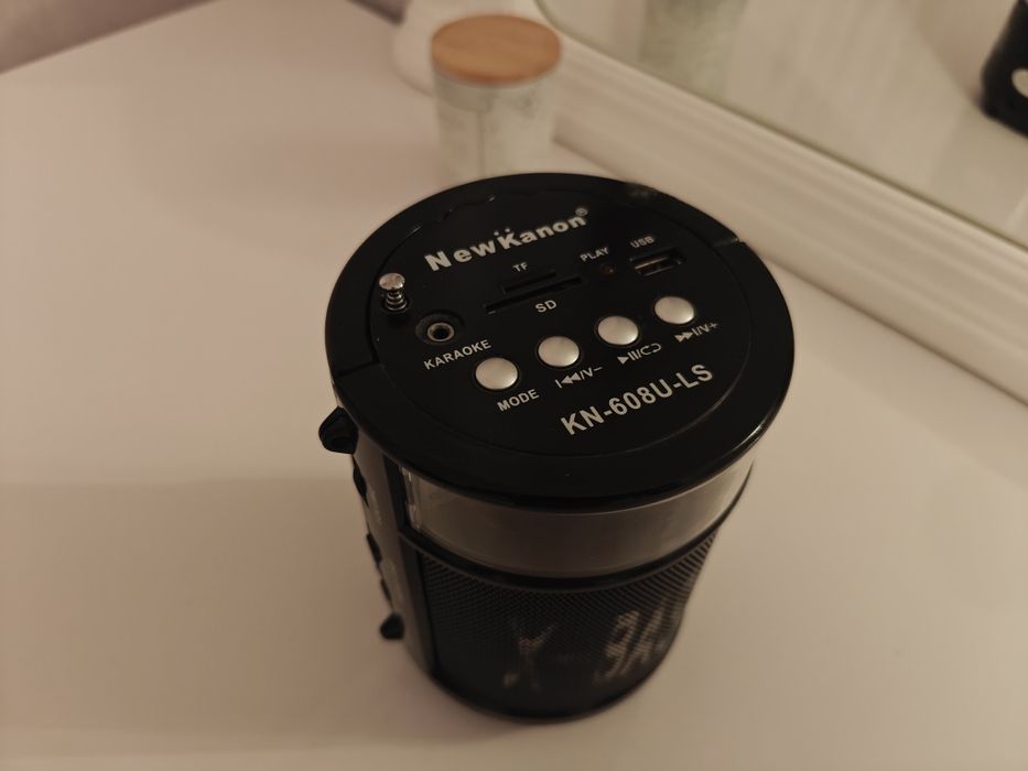 Продам портативную колонку фонарь на литии.