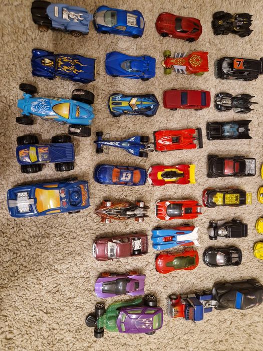 Hot wheels 61 szt