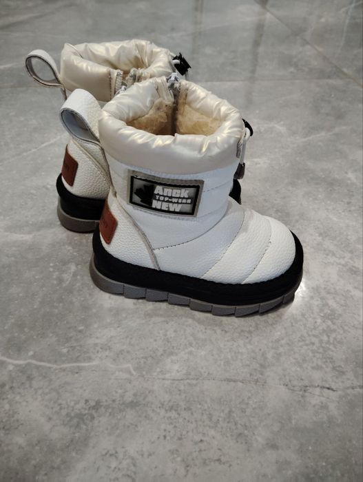 Зимові чобітки, зимове взуття