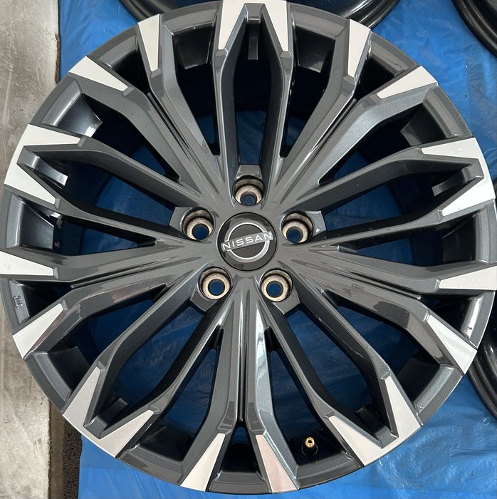 668 Felgi Aluminiowe Oryginał Nissan X-Trial R 19 qashqai 5x114,3 Idealne