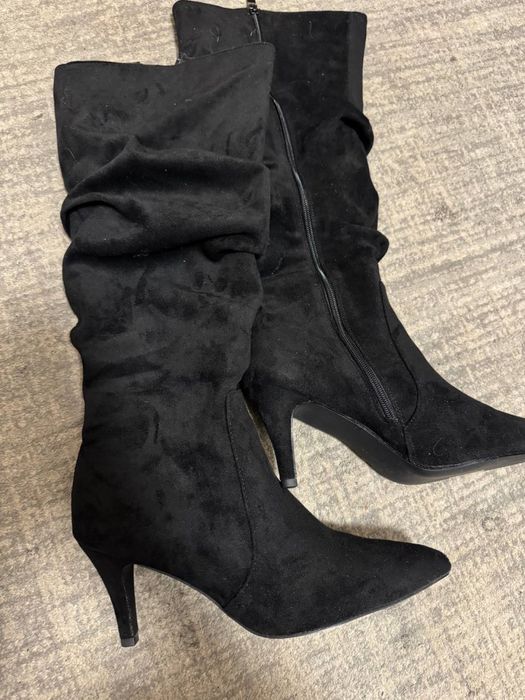 Замшеві чобітки