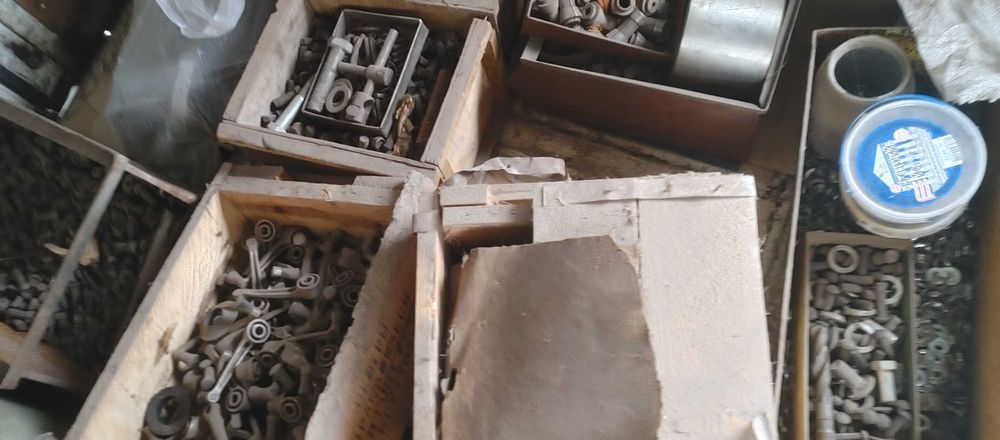 Металеві неліквіди, промислові деталі, комплектуючі
