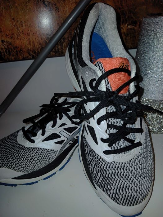Asics 44 gel buty