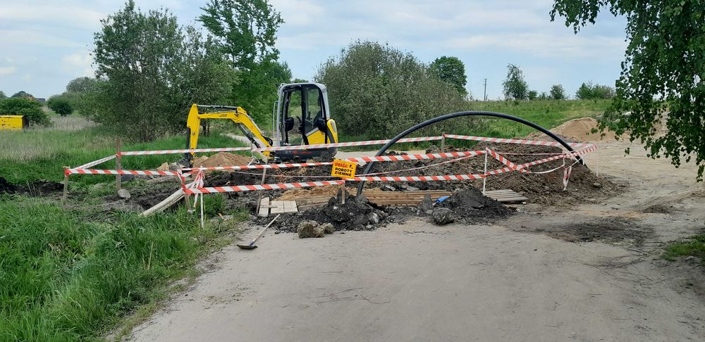 MINIKOPARKA 2t Przyłącza Wodno-Kanalizacyjne Wiertnica 25/35cm głęb.2m