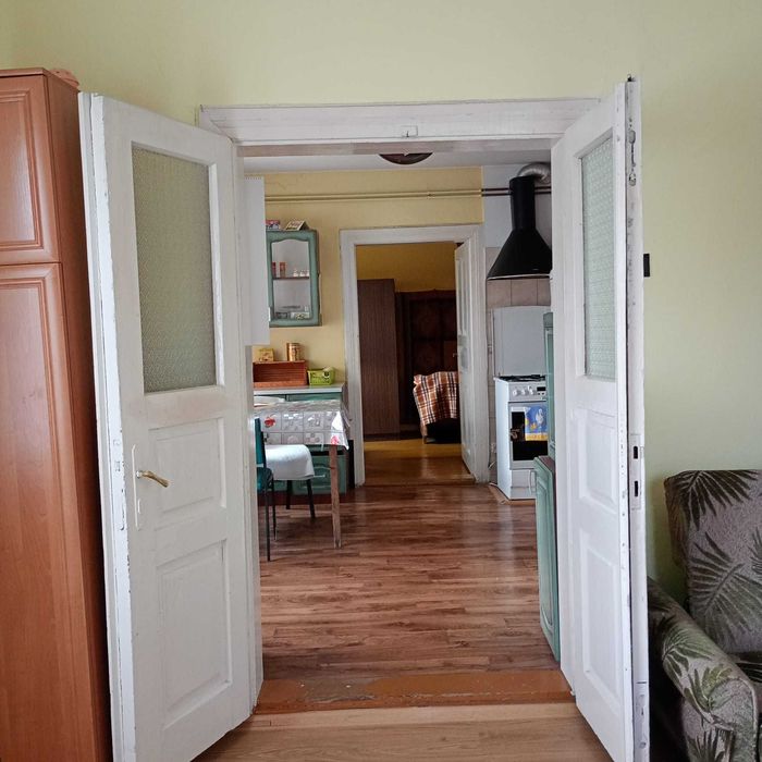 Dom na wsi z werandą i dużą działką,2 budynki gospodarcze i stodoła