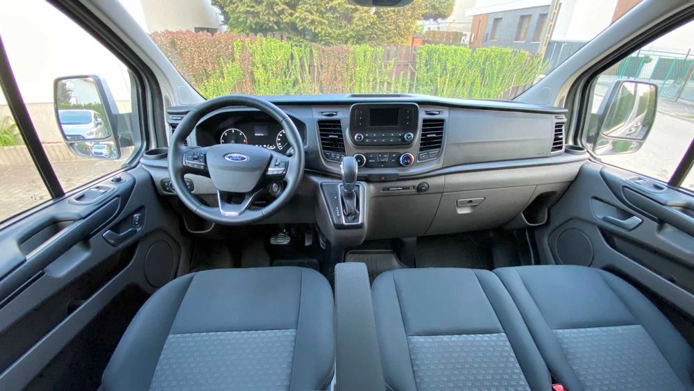 Wynajem BUSA, wynajem busów, automat, 9 os. + BOX Thule XXL