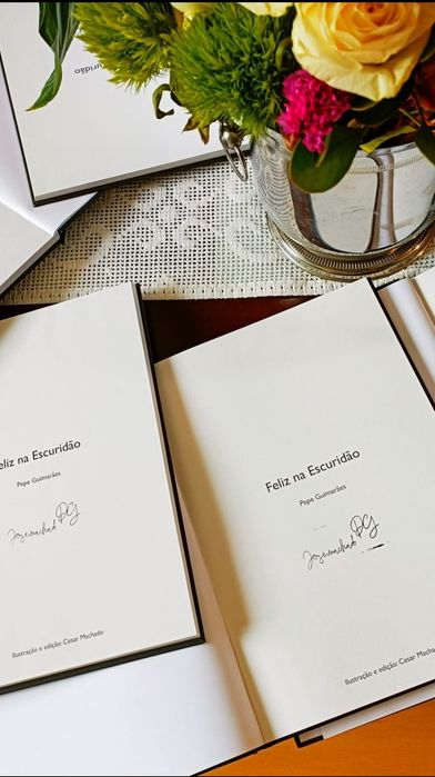 Livro Inspirador Feliz na Escuridão