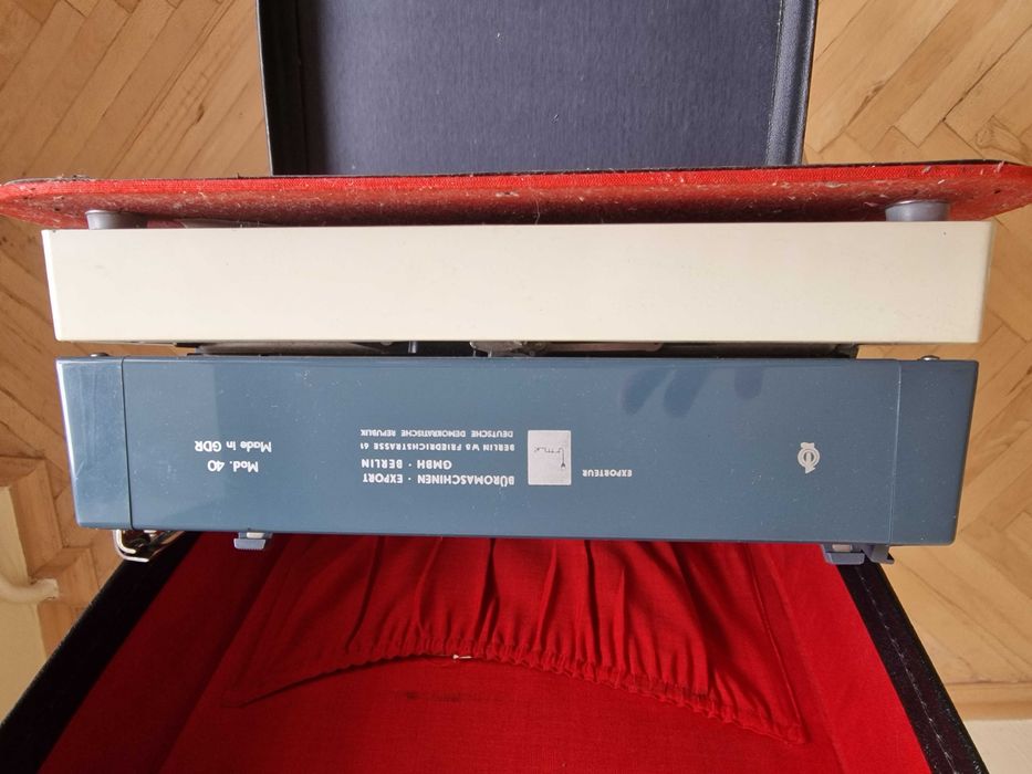 Друкарська машинка Erika 40