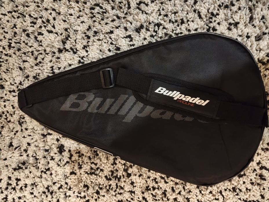 Saco Raquete BULLPADEL preta