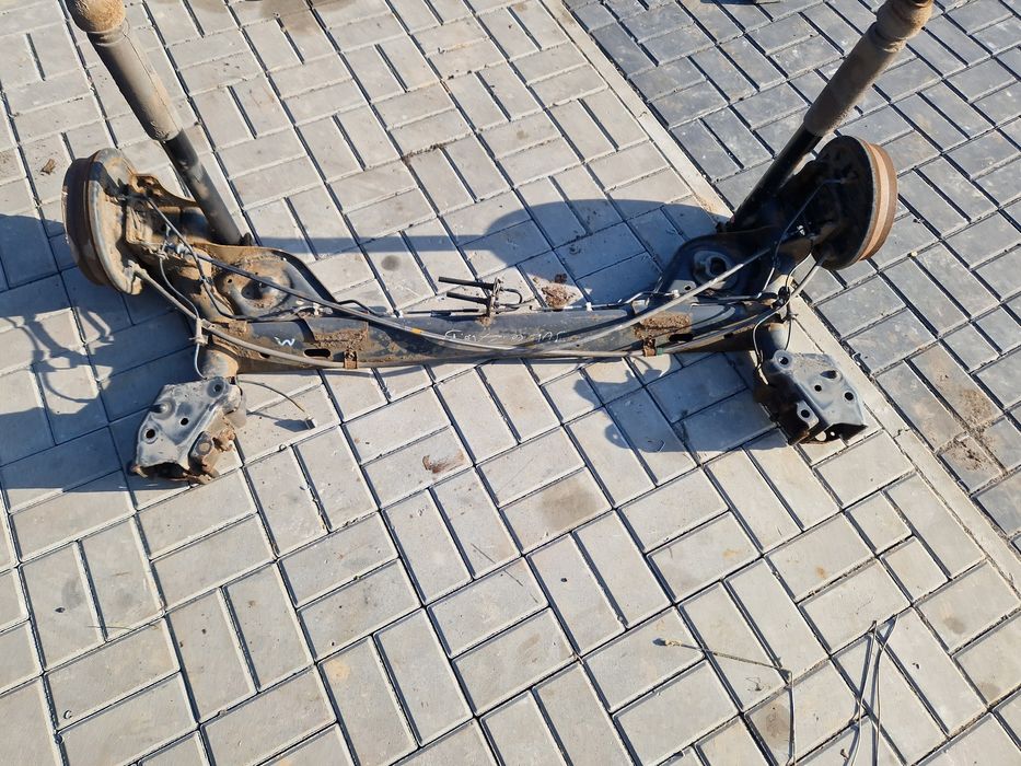 Belka tył juke 1.6 benzyna