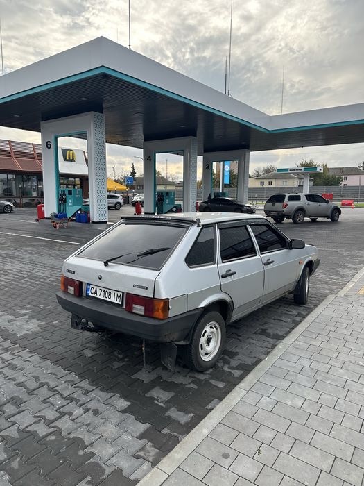 Продам ваз 2109 в хорошем состояние