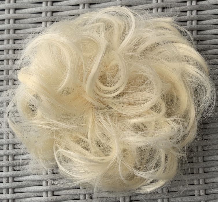 Premium Ultra włosy doczepiane, delikatny blond, kok, koczek 386.