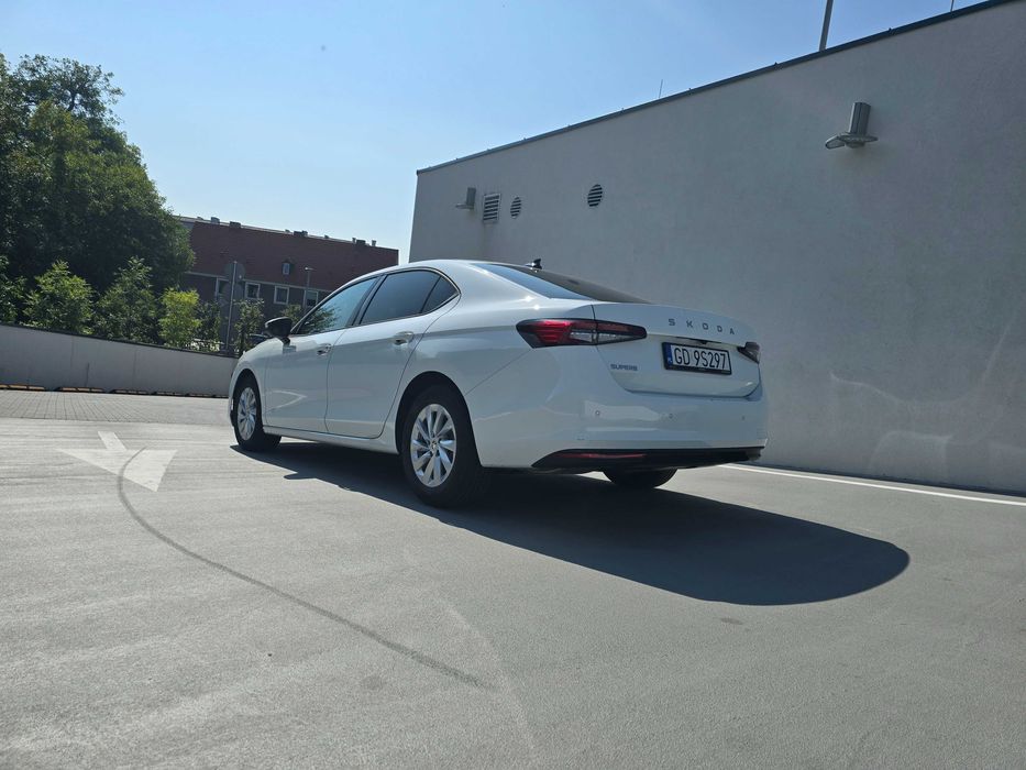 Wynajem Skoda Superb Automat/ Wypożyczalnia Samochodów CARFAR