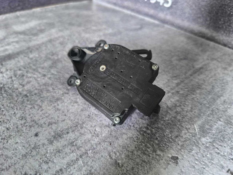 Моторчик сервопривід заслінки пічки VAG   1J0907511  /  6NN00762600