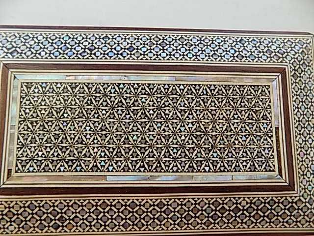 Шкатулка инкрустированная натуральным перламутром 20,5х11,7х6 см