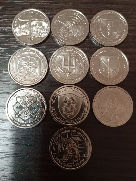 Продаю монети  400 грн