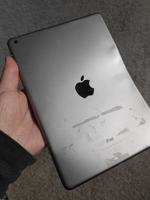 iPad 6 покоління на 128 ГБ. Донор