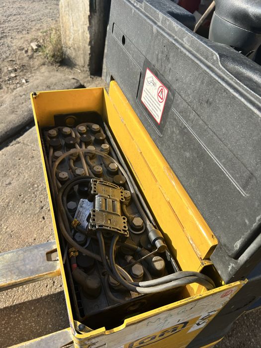 Porta paletes eletrico com plataforma
